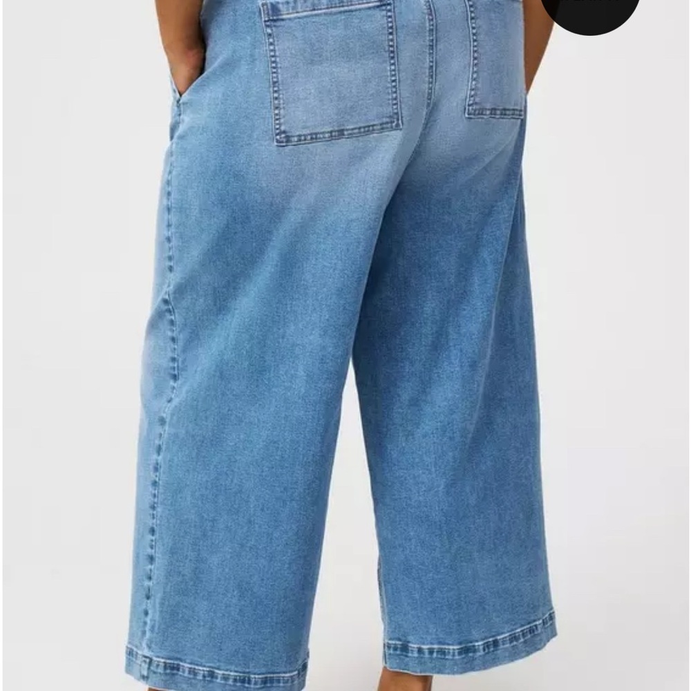 Torrid Ladies ankle wide leg Blue Jeans - Picture 9 of 10